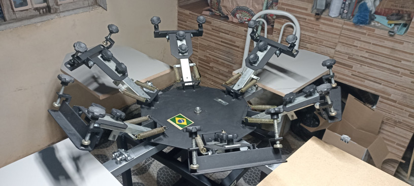 carrossel-serigrafico-6-garras-e-4-bercos-giratorios-big-0